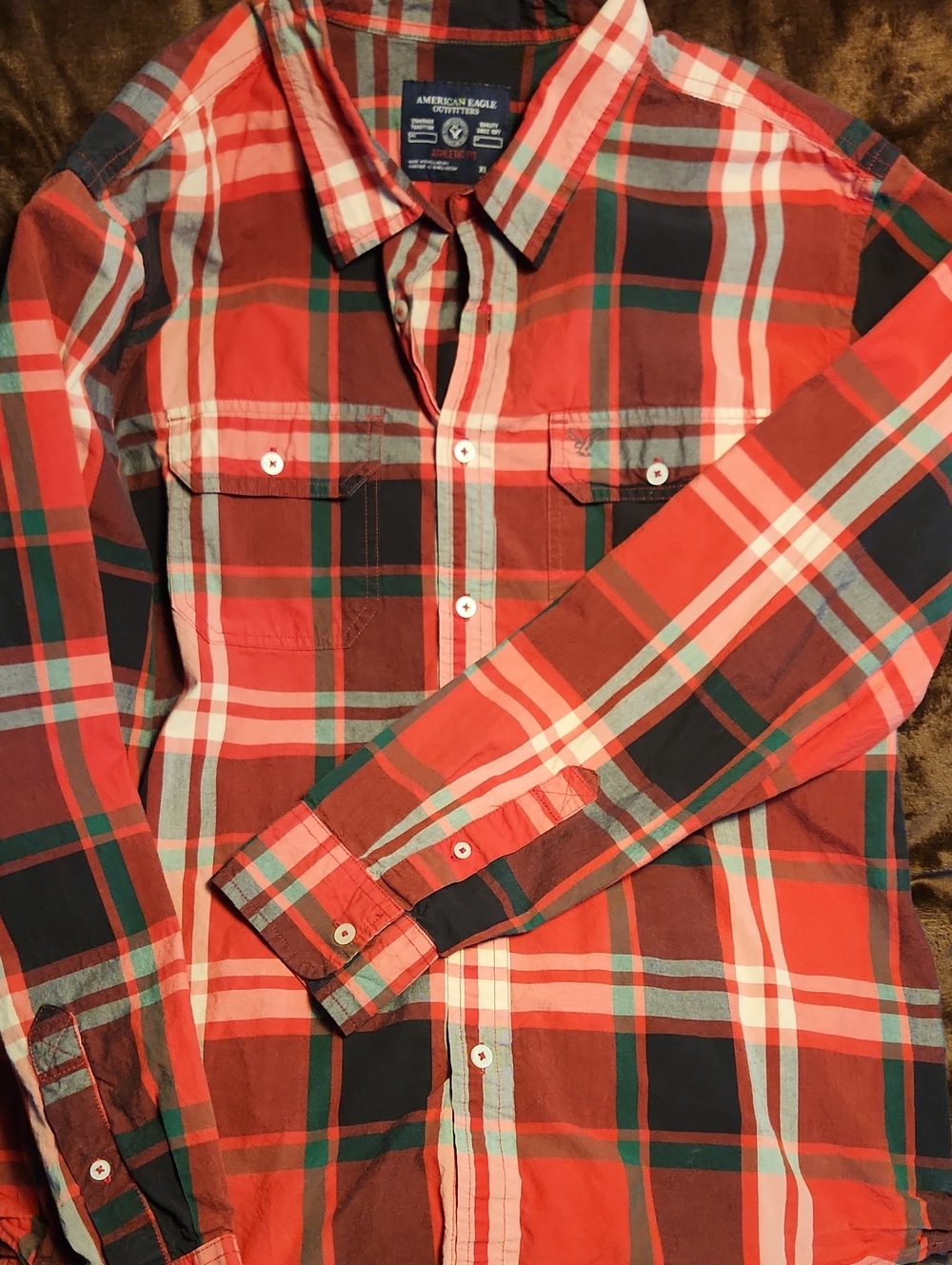 American Eagle Red and Green Plaid Button-Down Shirt Long Sleeve Size Large
